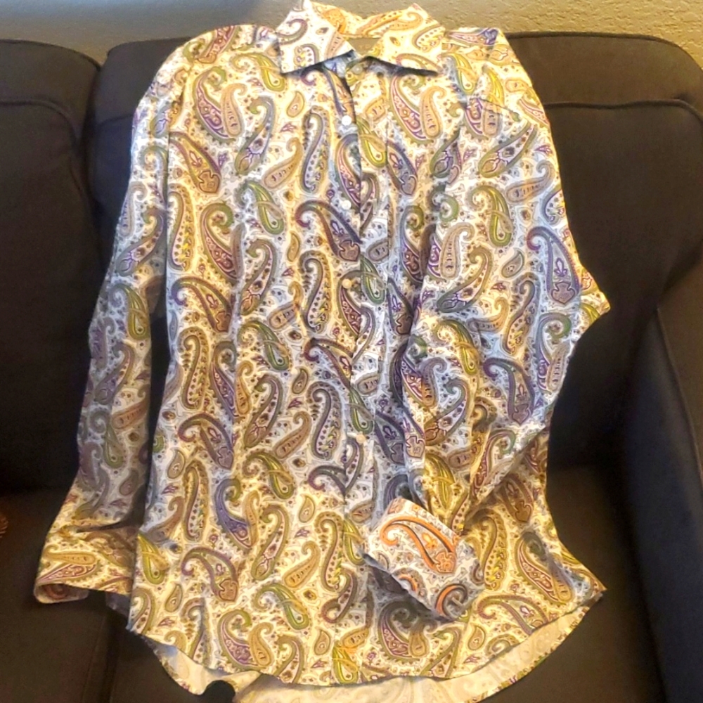 Men's casual button down shirt